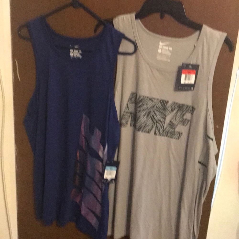 Nike tee